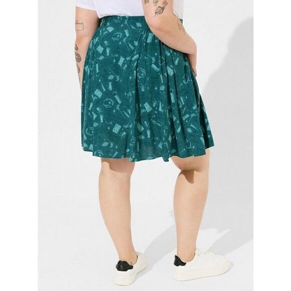 Torrid Disney Hocus Pocus Mini Challis Button Front Skirt Sz 2 - Picture 2 of 4